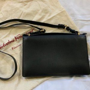 SALVATORRE FERRRAGAMO PURSE